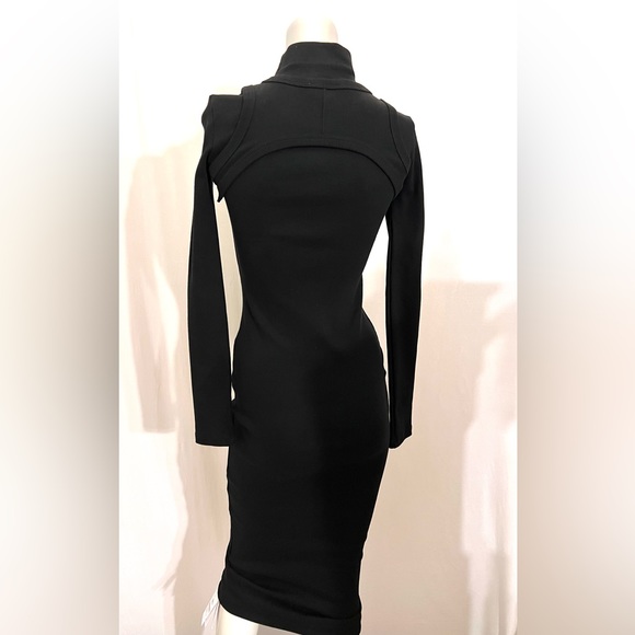 Off-White
Stamped Logo Turtleneck Midi-Dress - Picture 4 of 9